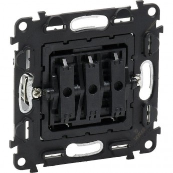 Выключатель LEGRAND Valena IN'MATIC трехклавишный 10АХ 250В винтовые зажимы серый Выключатель LEGRAND Valena IN'MATIC трехклавишный 10АХ 250В винтовые зажимы серый