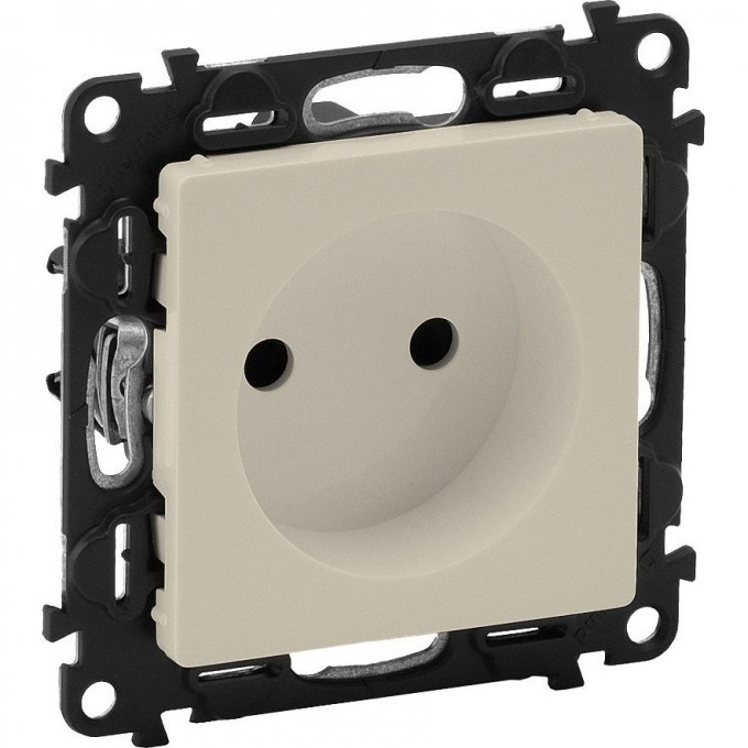 Силовая розетка LEGRAND Valena LIFE 2К 16А 250В c лицевой панелью с защитными шторками безвинтовые зажимы слоновая кость 753516