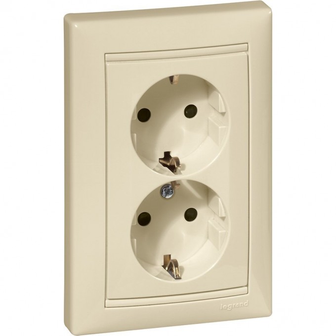 Розеточный блок LEGRAND Valena немецкий стандарт 2х2К+3 с защитными шторками укомплектованный слоновая кость 774371