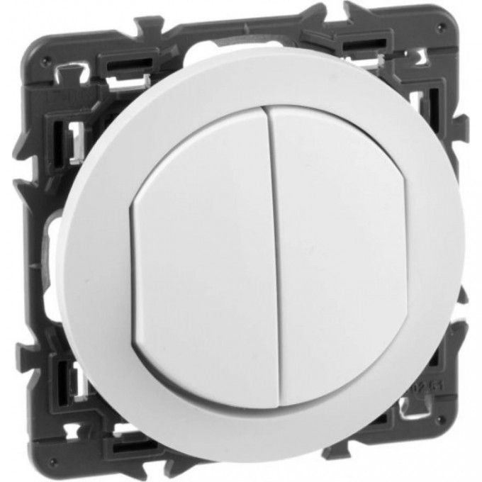 Переключатель LEGRAND Celiane - двухклавишный - IP 44, белый SET-2-067002-01